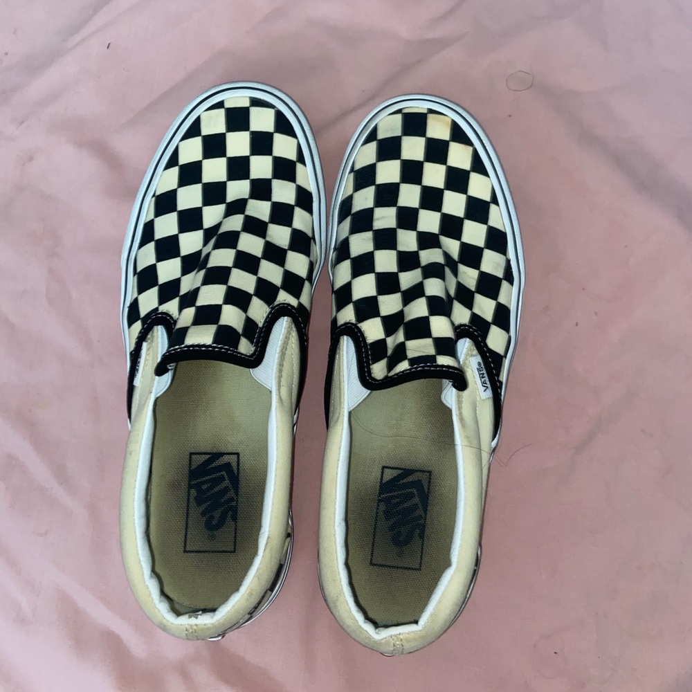 BLACK AND WHITE CHECKERED VANS